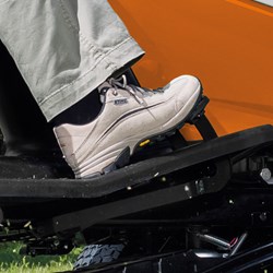 Slika Upravljanje voznim funkcijama pomoću jedne nožne pedale