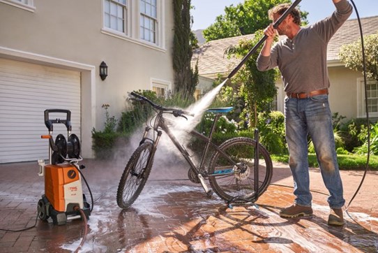 Pranje bicikla pomoću visokotlačnog perača